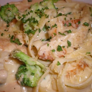 Alfredo or Vodka Sauce Pasta